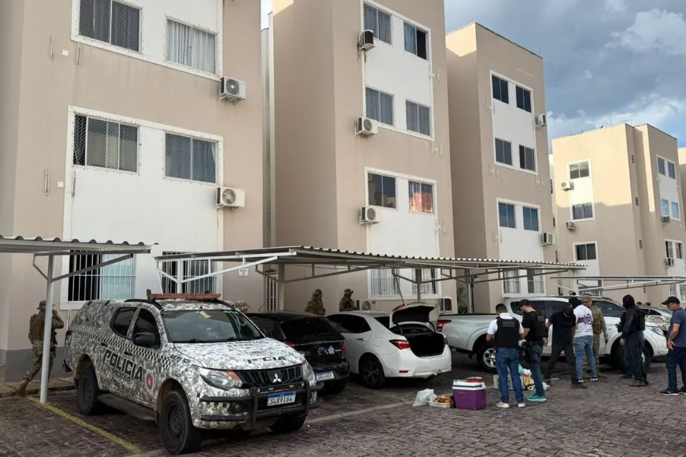 Idoso cadeirante é preso por receptação de joias roubadas em condomínio na capital