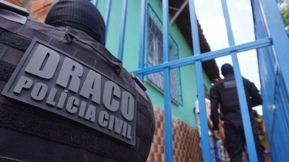 Investigados por tráfico são alvos de operação no litoral
