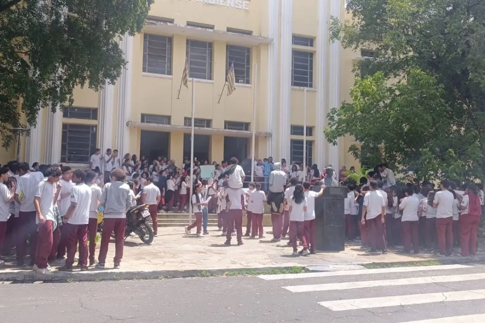 Sindicato dos professores relata crise no colégio Liceu: “falta muita coisa”
