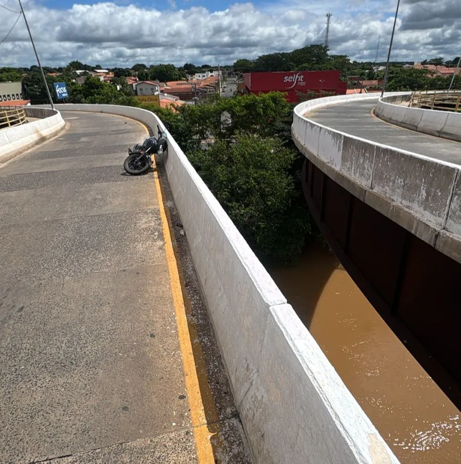 Homem desaparece após cair de Ponte da Amizade; buscas são retomadas