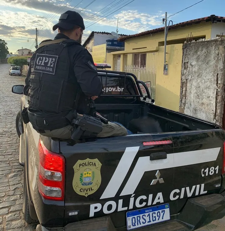 Polícia Civil prende foragido por roubo em Teresina