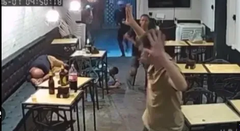 PM prende dois homens e apreende menor suspeitos de assalto em bar na zona Sul de Teresina