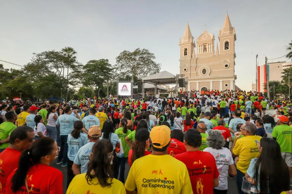 Caminhada da Fraternidade reúne milhares de fiéis em Teresina