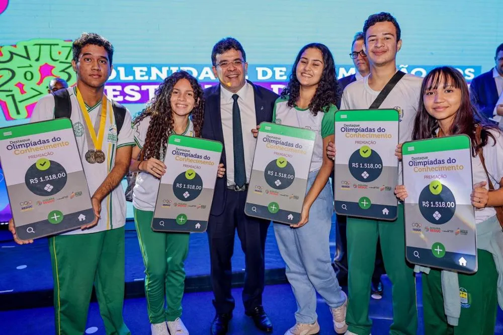 Alunos de escolas públicas do Piauí são premiados com R$ 1.518 após ganharem medalhas na OBMEP