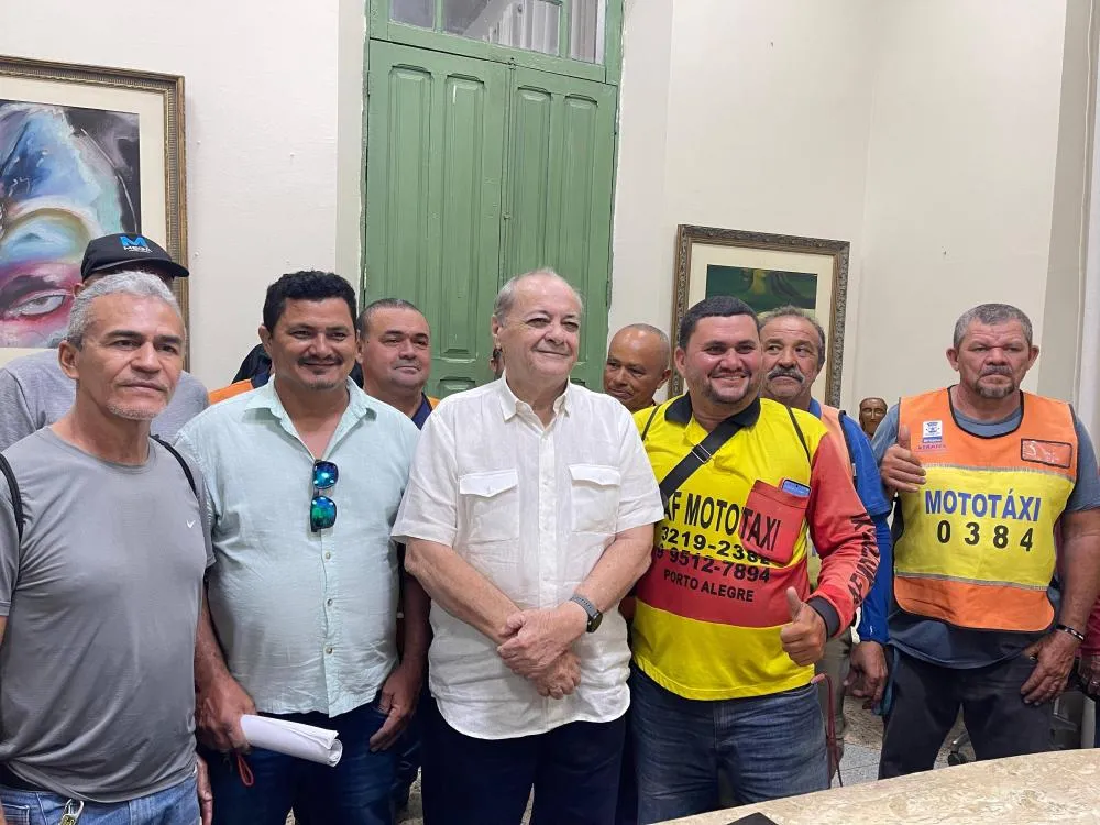 Prefeito Silvio Mendes recebe mototaxistas e ouve demandas da categoria