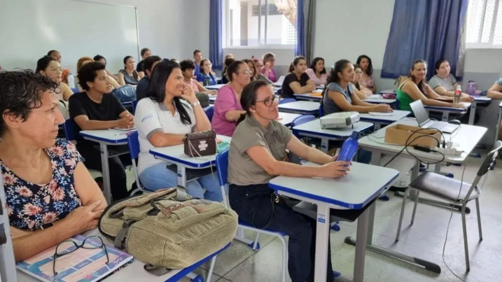 Seduc abre mais de 600 vagas em cursos gratuitos de Libras para professores, estudantes e comunidade em geral