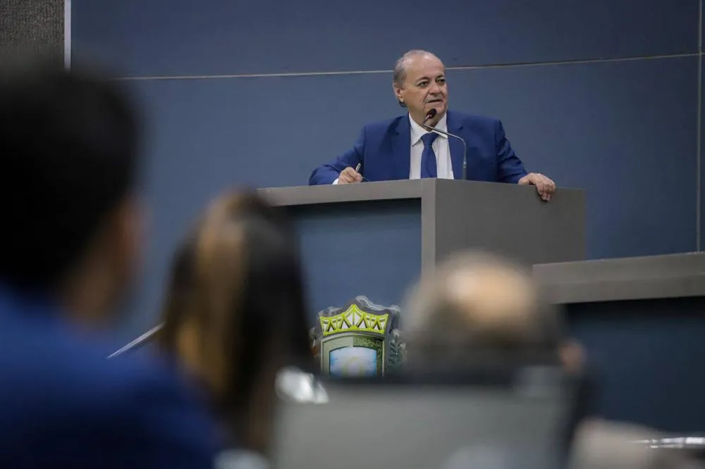 Prefeito Silvio Mendes participa de sessão solene na Câmara pelos 173 anos de Teresina