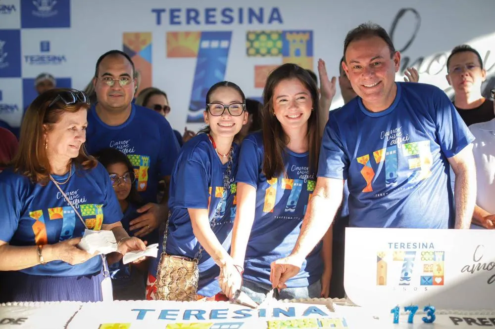 Prefeitura realiza tradicional corte de bolo pelos 173 anos de Teresina