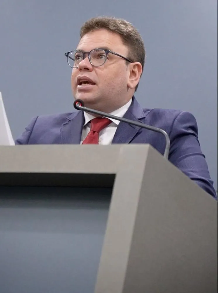 Aluísio Sampaio propõe instalação de passarela para travessia de pedestres na BR-343