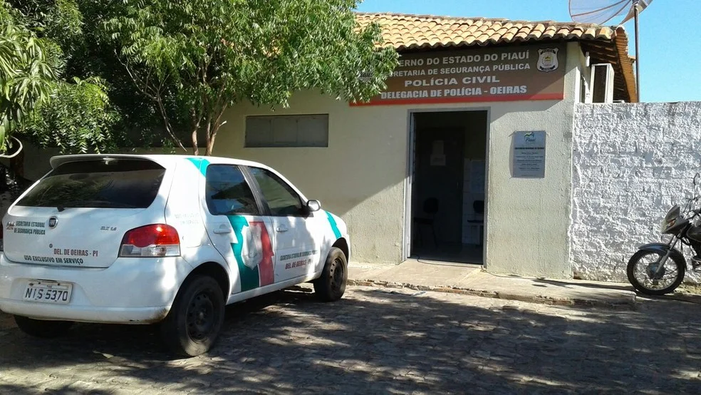 Mulher é presa em Oeiras suspeita de esfaquear companheira 