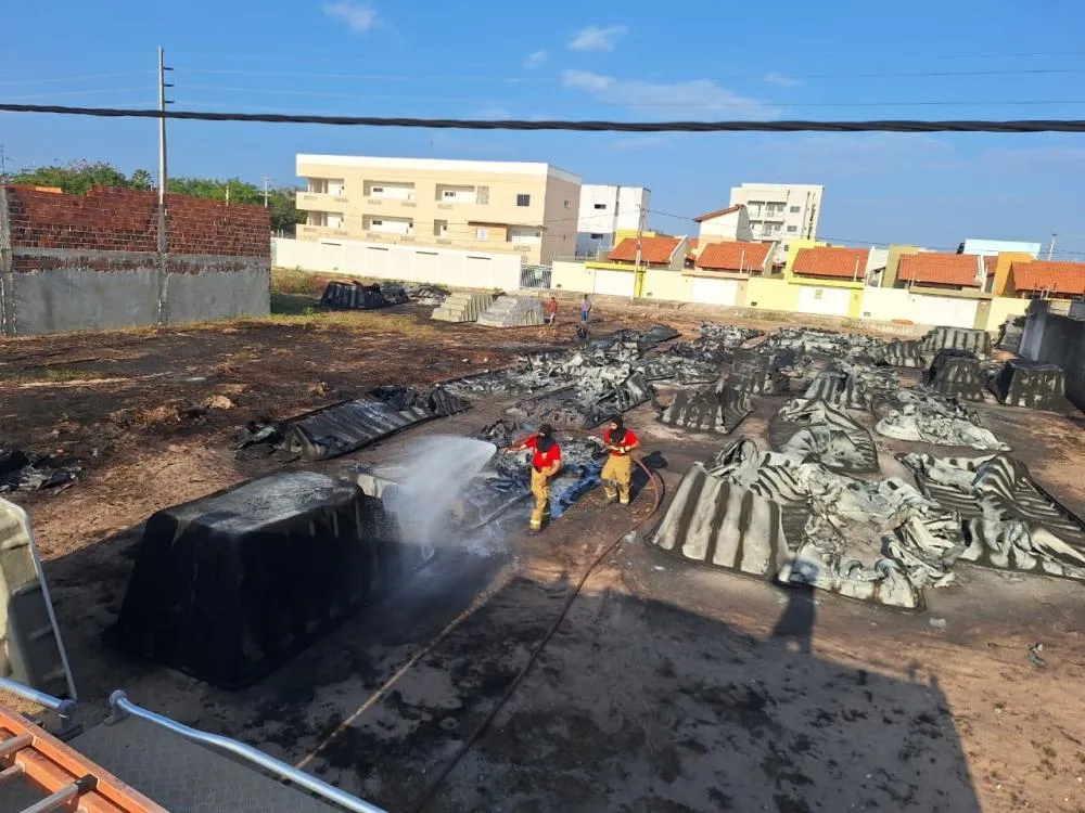 Corpo de Bombeiros controla três incêndios simultâneos em Teresina, Campo Maior e Parnaíba