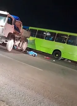 Motociclista morre após caçamba “invadir” pista no trecho urbano da BR-343 em Teresina