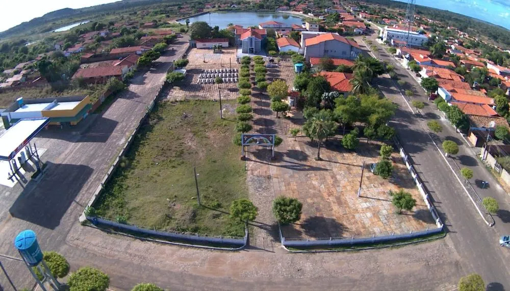 Prefeito de São João da Serra é acusado de usar caminhão da prefeitura em obra estadual 