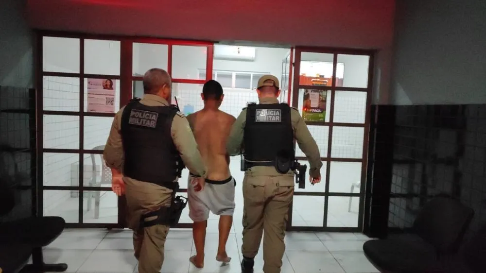 Homem é detido após agredir mãe e tentar incendiar residência em Parnaíba