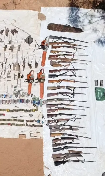 Operação conjunta resulta na apreensão de armas, animais silvestres e aplica R$ 110 mil em multas