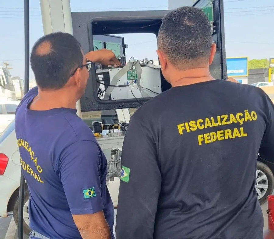Imepi apreende placa com fraude eletrônica em posto de combustível