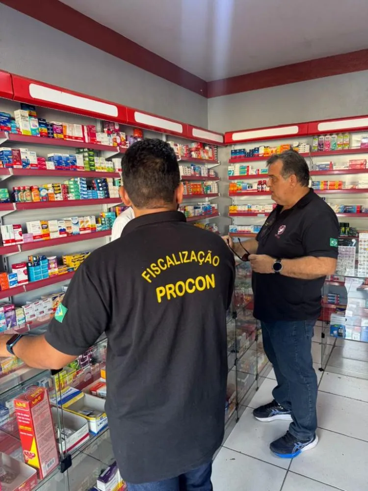 Procon apreende cerca de 200 botijões de gás e fecha farmácia irregular durante fiscalizações em Parnaguá e Riacho Frio