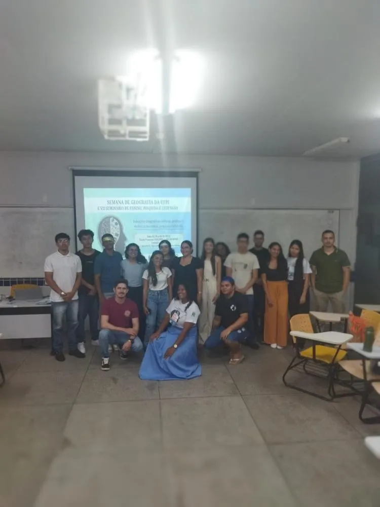 Estudantes do IFPI Oeiras apresentam pesquisas sobre ondas de calor e incêndios em evento da UFPI
