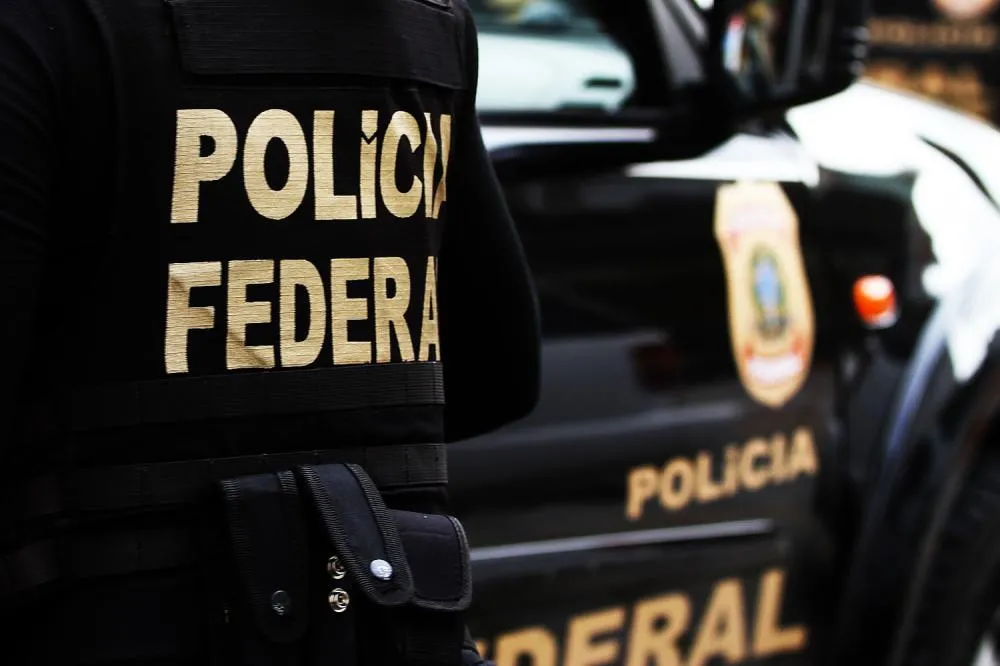 Polícia Federal deflagra operação contra grupo suspeito de fraudar benefícios do INSS em Teresina