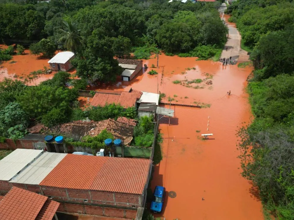 Fortes chuvas deixam famílias desalojadas e pontes rompidas no Piauí; Defesa Civil mantém o alerta em diversas regiões
