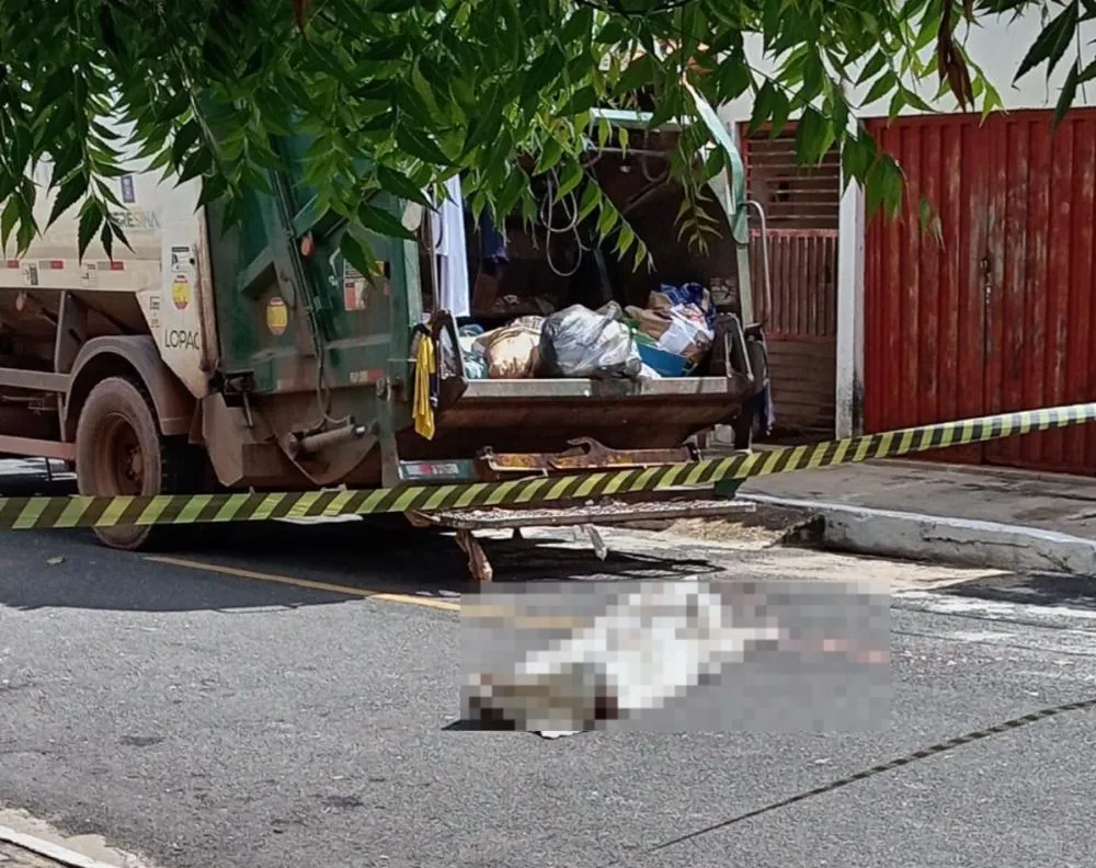 Mecânico morre após ser atropelado por caminhão de lixo na zona Leste de Teresina