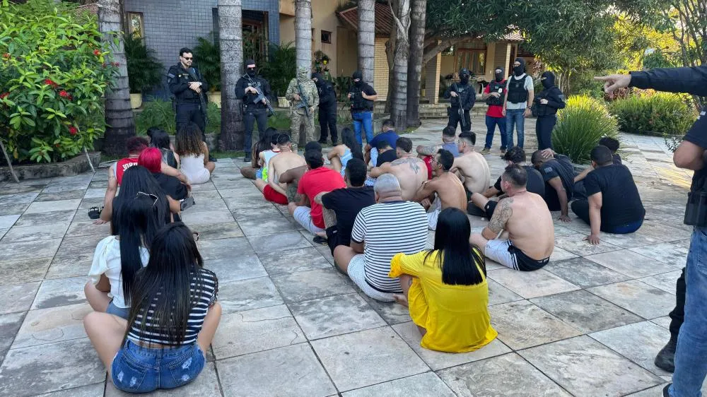 Polícia interrompe festa em fazenda e prende vários “blogueiros” em Teresina